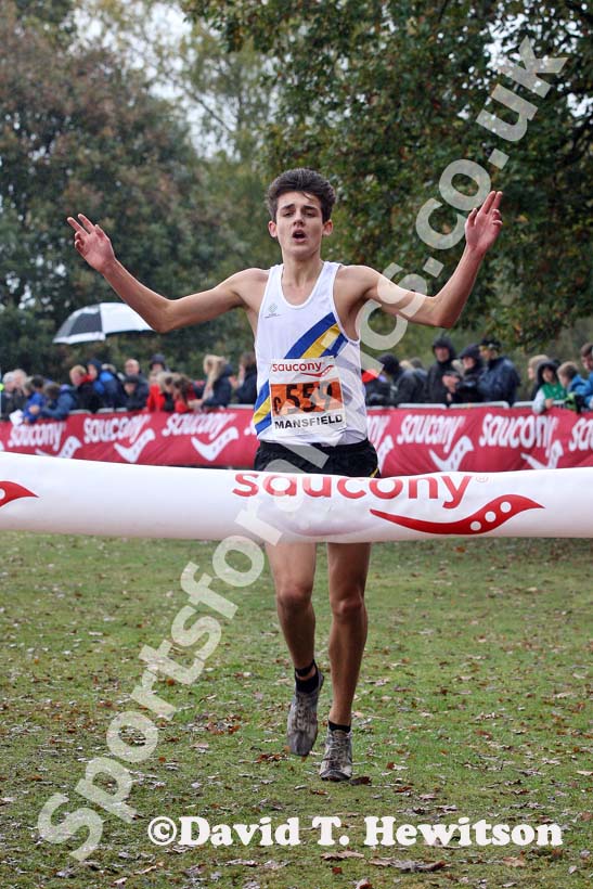 Daniel Lawton brings Trafford home for victory in the under-17 men National Cross Country Relays, Berry Hill Park, Mansfield. Photo: David T. Hewitson/Sports for All Pics